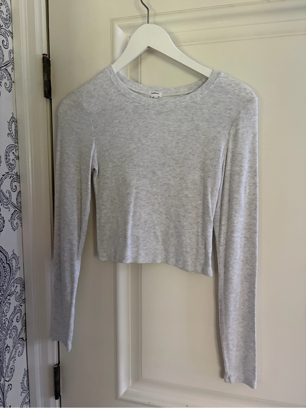 GARAGE LIGHT GREY LONG SLEEVE RIBBED CROPPED WOMENS!!